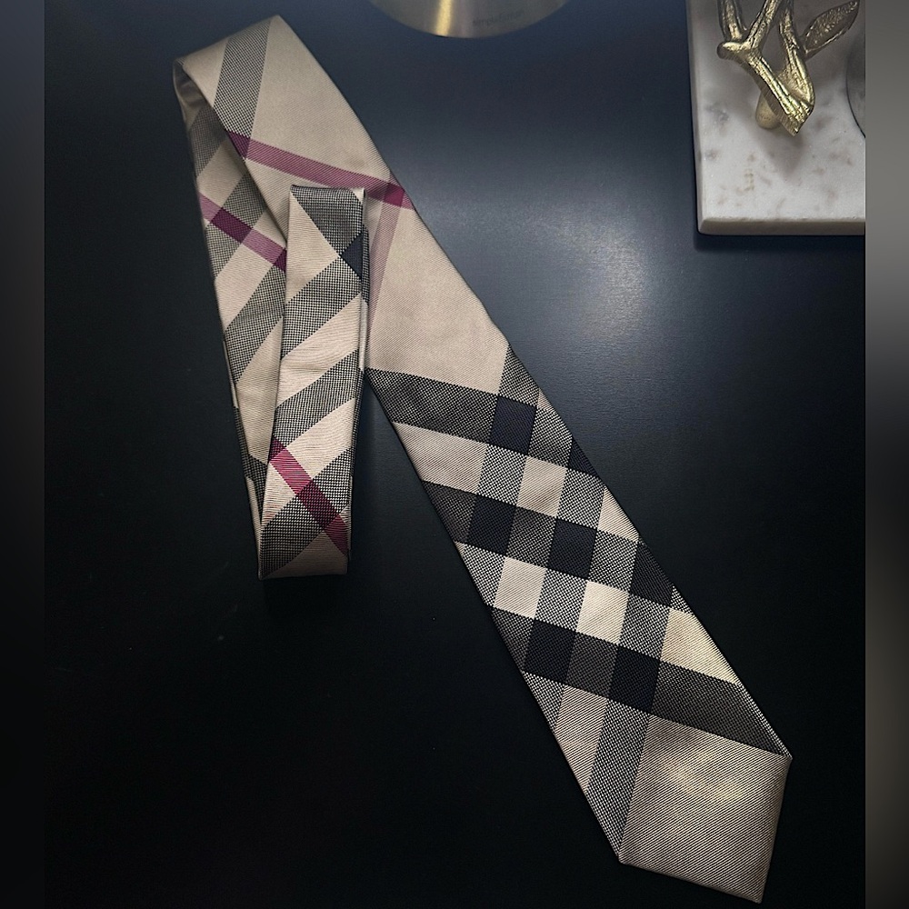 Burberry Classic Cut Check Silk Tie
